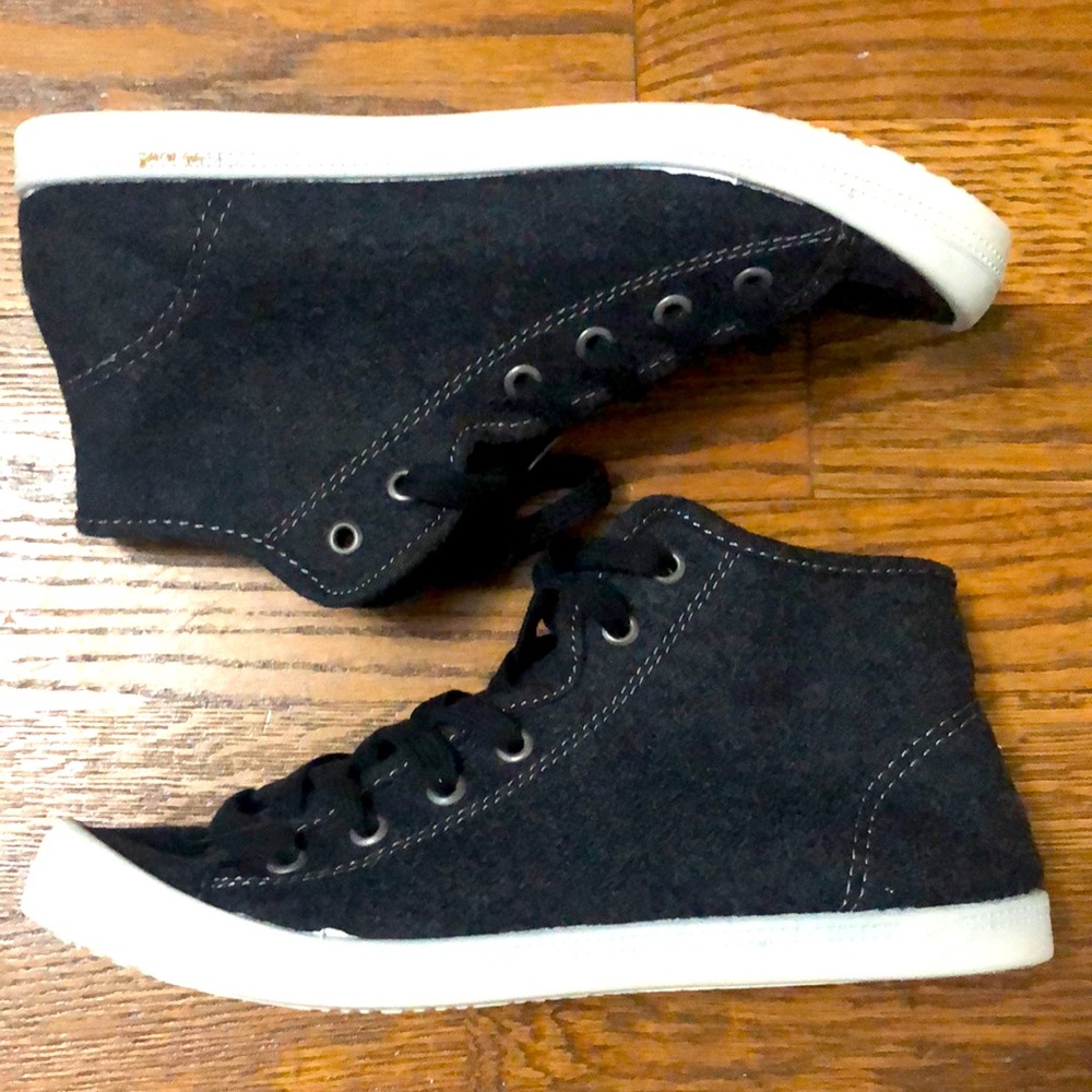 Pop Dassie Casual High Top Shoe